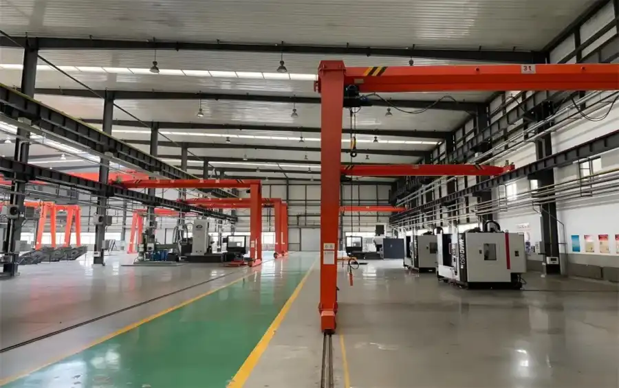 Semi-gantry crane in an intelligent factory.webp