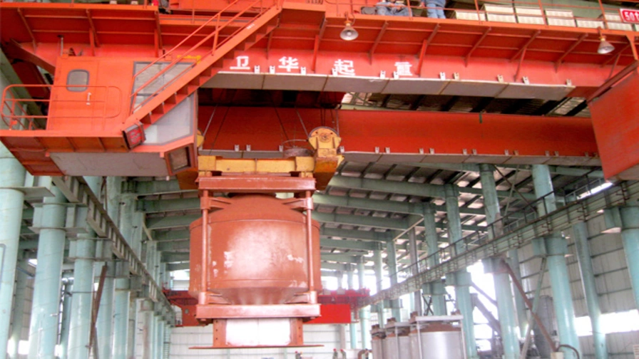 auto-metallurgy-feeding-crane1.webp