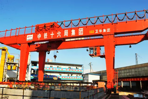 gantry-crane-subway-construction.jpg